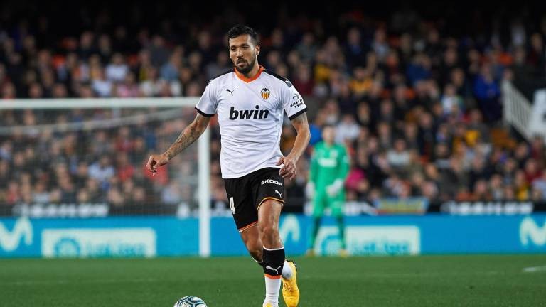 Đội hình đáng gờm các cầu thủ dương tính với Covid-19 - Bóng Đá