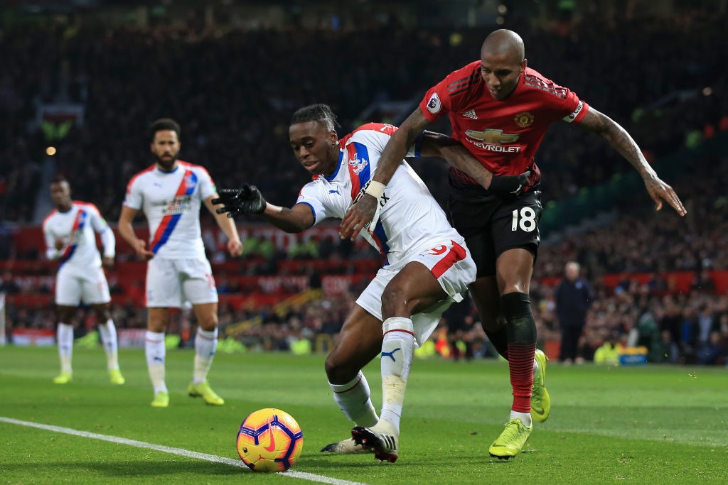 Ashley Young shows off new tattoo.. but Man Utd fans tell him to spend summer working on crosses instead - Bóng Đá