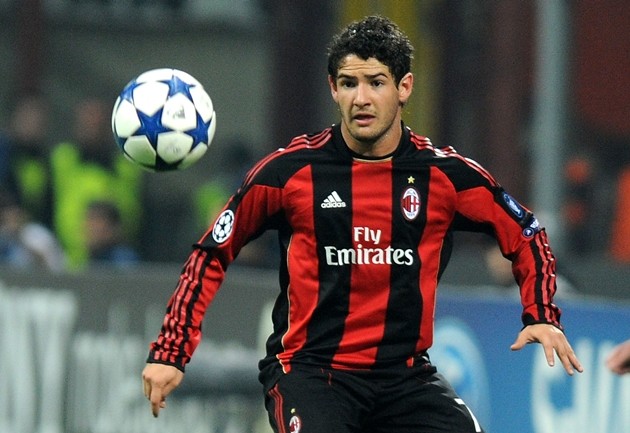 Pato chuẩn bị gia nhập Genoa - Bóng Đá