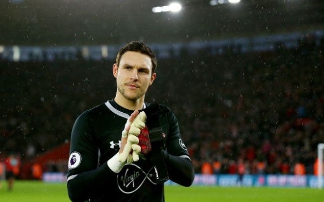 Southampton are willing to listen to offers for two of their goalkeepers - Bóng Đá