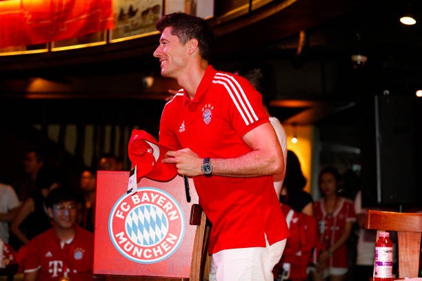 Lewandowski xuất hiện ở Trung Quốc - Bóng Đá