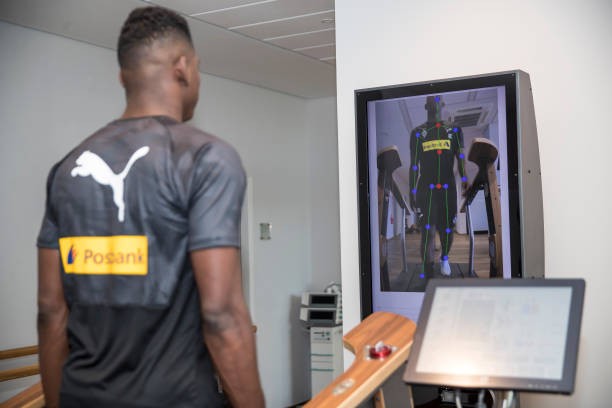 Gladbach chieu mo Embolo (Anh) - Bóng Đá