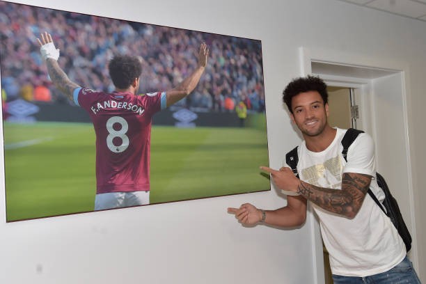 West Ham tập trung - Bóng Đá