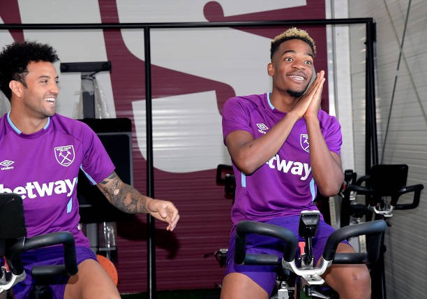 West Ham tập trung - Bóng Đá