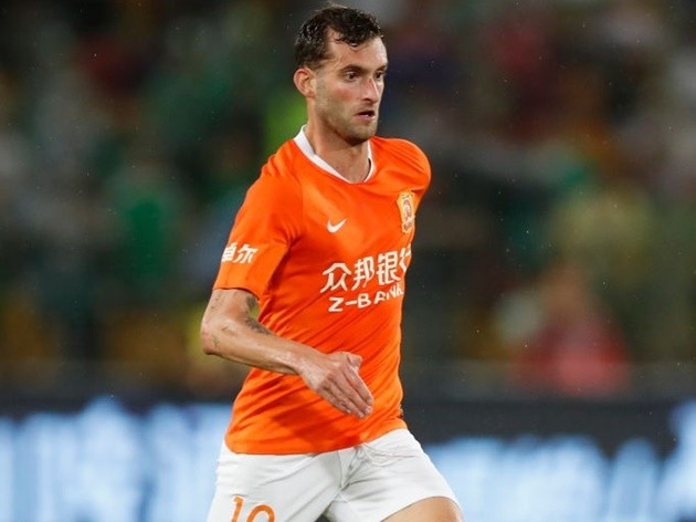 Wuhan football team finally returns to centre of coronavirus outbreak after three months as they’re greeted by fans - Bóng Đá