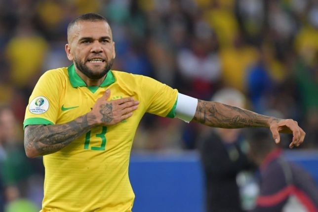 Dani Alves willing to take pay-cut to join Arsenal - Bóng Đá