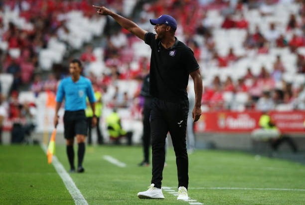 NÓNG! Lần đầu làm HLV, Kompany ngay lập tức tạo cú sốc - Bóng Đá