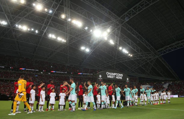 Ngồi xem đồng đội thi đấu và đây là thái độ của Lukaku - Bóng Đá