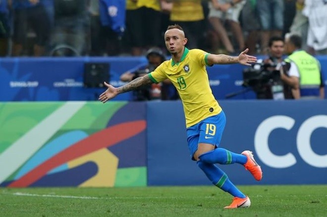 Everton Soares liệu có phù hợp với Arsenal? - Bóng Đá