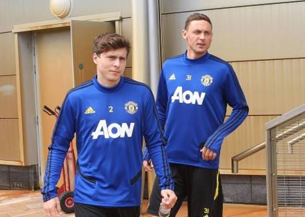 Victor Lindelof spotted out in Cheshire as he takes break from Manchester United - Bóng Đá