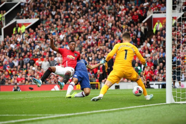 Bị Rashford 'cướp' pen và đây là hành động của Pogba - Bóng Đá
