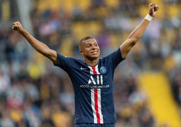 Ra mắt PSG, Ander Herrera suýt đưa đối thủ 'vào viện' - Bóng Đá