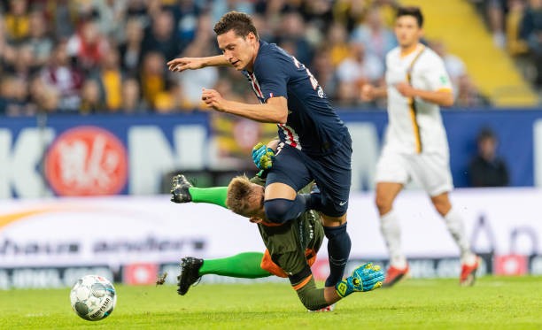 Ra mắt PSG, Ander Herrera suýt đưa đối thủ 'vào viện' - Bóng Đá