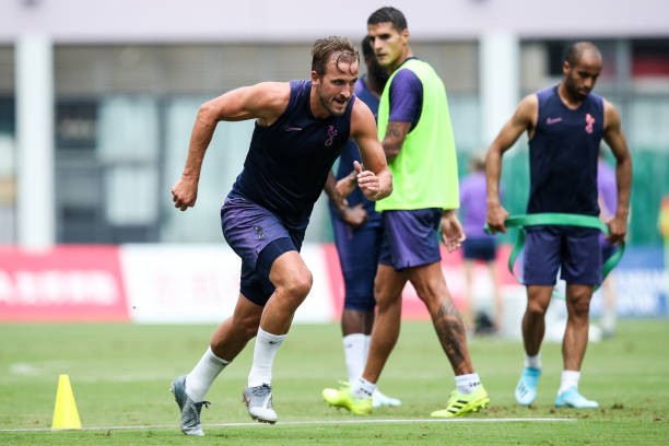 Tắm mưa Trung Quốc, CLB này quyết tâm hạ gục Man United (Tottenham) - Bóng Đá