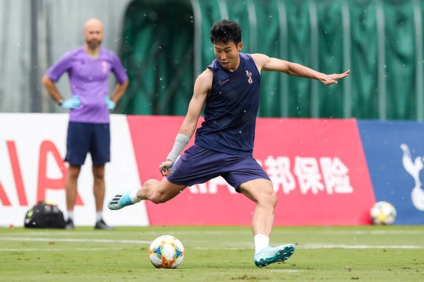 Tắm mưa Trung Quốc, CLB này quyết tâm hạ gục Man United (Tottenham) - Bóng Đá