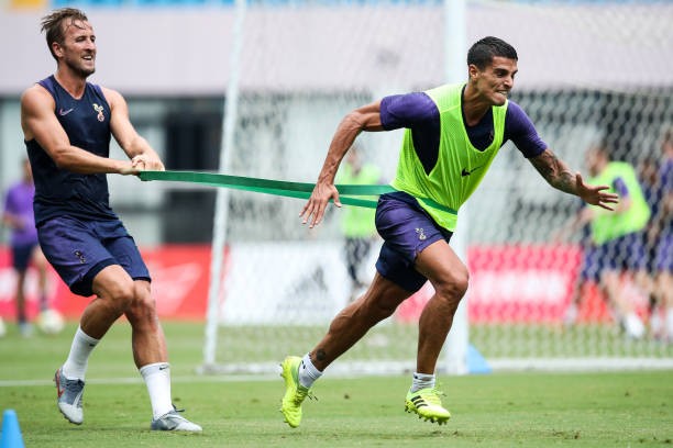 Tắm mưa Trung Quốc, CLB này quyết tâm hạ gục Man United (Tottenham) - Bóng Đá