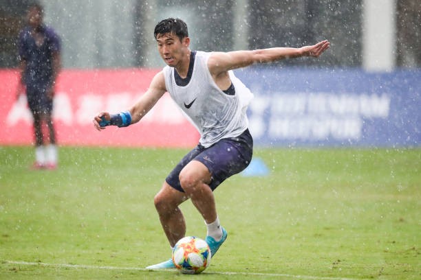 Tắm mưa Trung Quốc, CLB này quyết tâm hạ gục Man United (Tottenham) - Bóng Đá