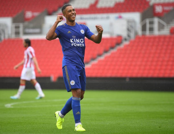 Với hành động này, Maguire đâu có 'gần' Man United - Bóng Đá