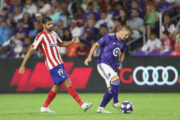 Song sát lại lên tiếng, Atletico Madrid phá nát 'buổi offline' cựu sao Man Utd - Bóng Đá