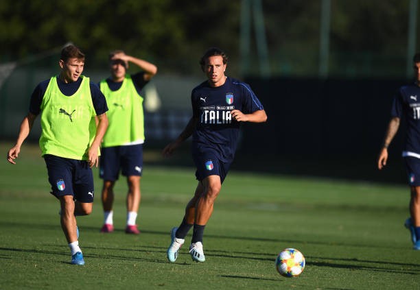Ngày đầu tập trung, dàn sao Italia đã phải 'đi học' - Bóng Đá