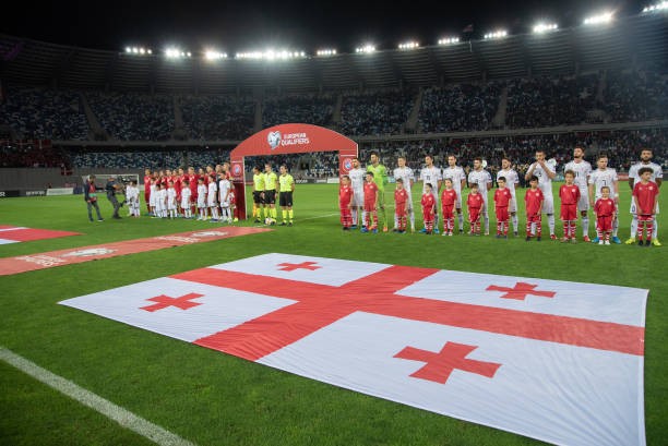 Hòa nhạt nhòa, Eriksen và đồng đội tự đầy mình vào thế khó - Bóng Đá