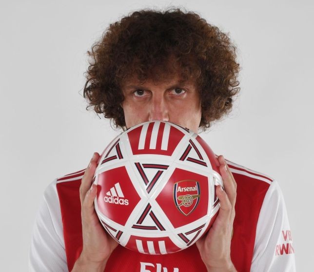 XONG! Rạng rỡ ra mắt Arsenal, David Luiz chốt luôn số áo - Bóng Đá