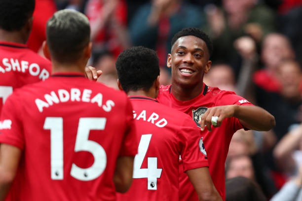 Bị Rashford 'cướp' pen và đây là hành động của Pogba - Bóng Đá