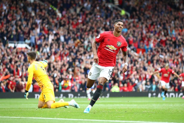 Bị Rashford 'cướp' pen và đây là hành động của Pogba - Bóng Đá