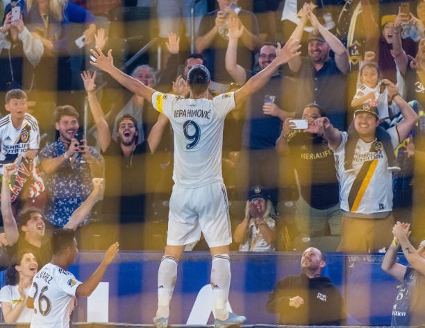 Ibrahimovic sút hỏng penalty và lập hattrick - Bóng Đá