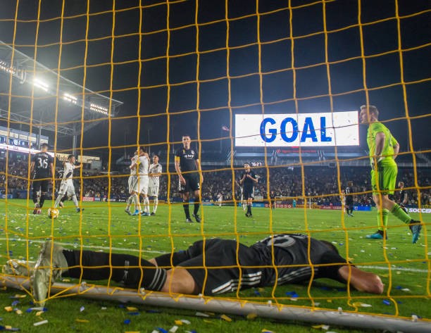 Ibrahimovic sút hỏng penalty và lập hattrick - Bóng Đá