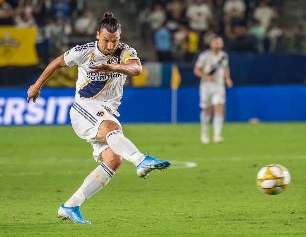 Ibrahimovic sút hỏng penalty và lập hattrick - Bóng Đá
