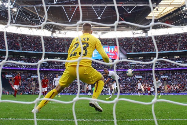 Siêu tiền đạo lập hattrick, Tam sư hủy diệt đối thủ tại Wembley - Bóng Đá