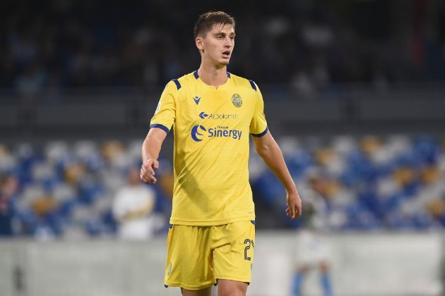 Đánh bại Man United và Chelsea, trung vệ tài năng gia nhập ông lớn Serie A - Bóng Đá