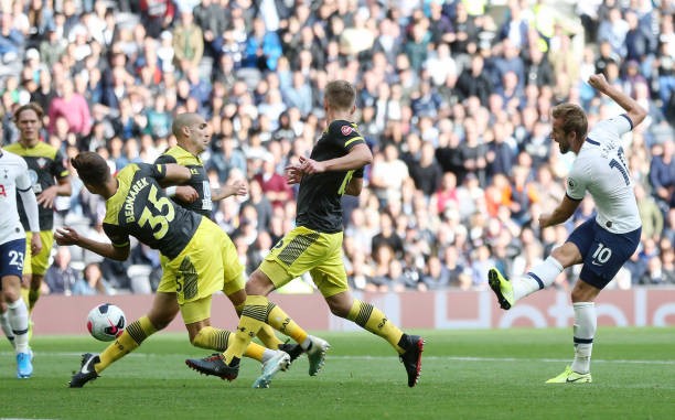 Đang gặp khó, 'bad boy' còn gây họa cho Tottenham - Bóng Đá