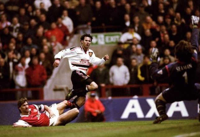 Gary Neville reveals his three favourite ever Manchester United goals - Bóng Đá