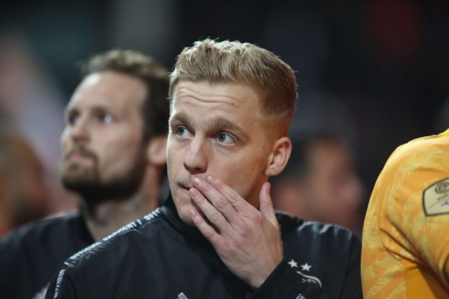 Manchester United launch hijack of Real Madrid’s transfer for Donny van de Beek - Bóng Đá