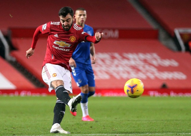 Manchester United hero Robin van Persie hails Bruno Fernandes’ stunning strike against Everton - Bóng Đá