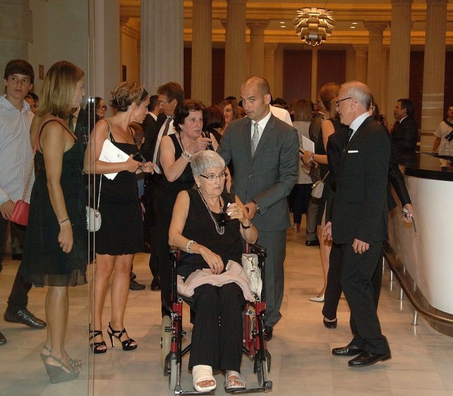 Manchester United send heartfelt message to Pep Guardiola after his mother’s death from coronavirus - Bóng Đá