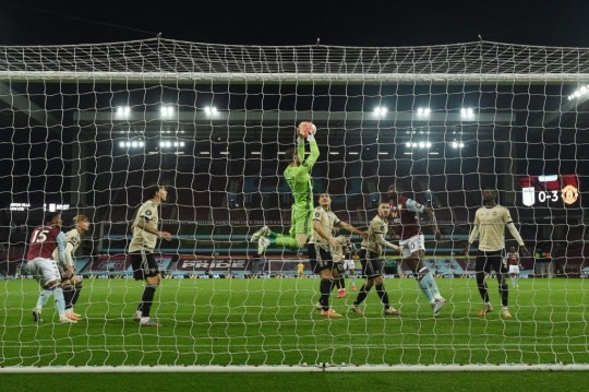 David de Gea apologises to Peter Schmeichel after surpassing his Manchester United appearance record    - Bóng Đá