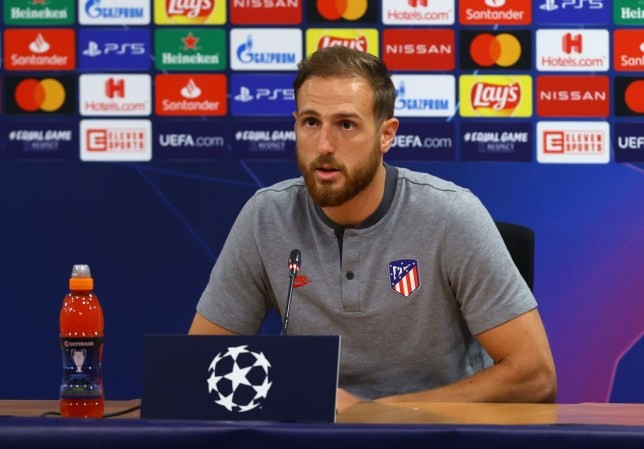 Atletico Madrid goalkeeper Jan Oblak responds to Chelsea transfer rumours - Bóng Đá