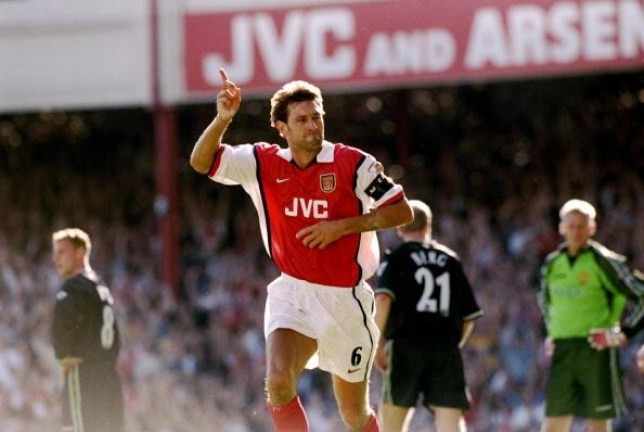 Manchester United should have signed Arsenal legend Tony Adams, says Phil Neville    - Bóng Đá