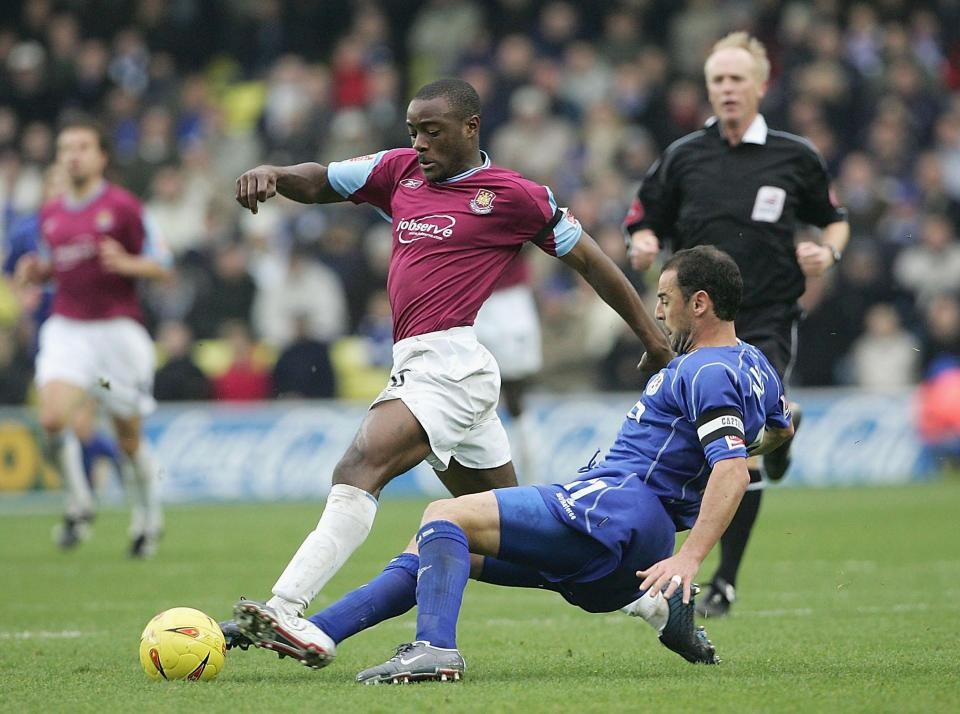 Peter Crouch admits the only footballer to ever scare him was former Rangers and Wolves defender Kevin Muscat - Bóng Đá