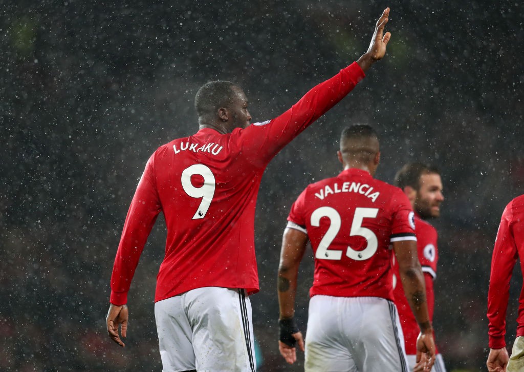 Lukaku đặt chân đến Ý, fan Inter reo hò ở sân bay - Bóng Đá