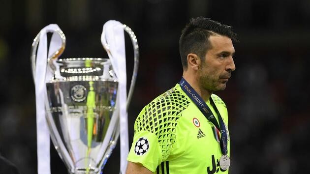 Buffon - Bóng Đá