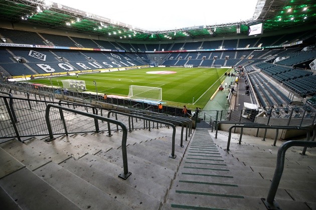 Bayern stars including Lewandowski and Gnabry return to training amid coronavirus fears but manage to stay 2mtrs apart - Bóng Đá