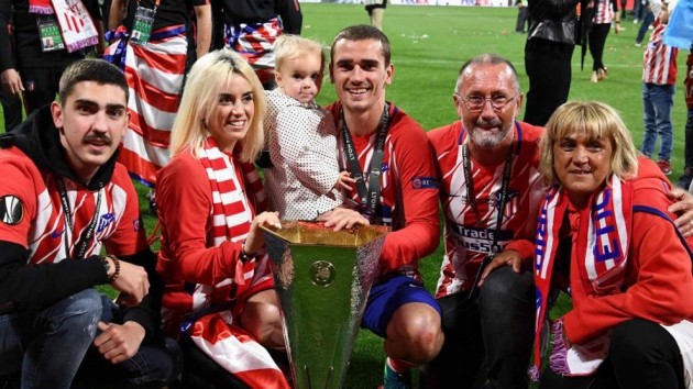 Alain Griezmann: Antoine joining Barcelona is the high point of his career - Bóng Đá