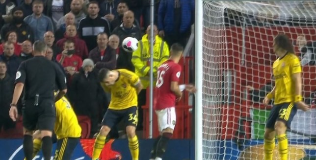 Granit Xhaka slammed for ‘ducking’ Scott McTominay’s shot for Manchester United’s goal against Arsenal - Bóng Đá
