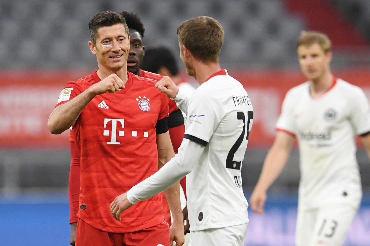 Haaland đấu Lewandowski: Những 