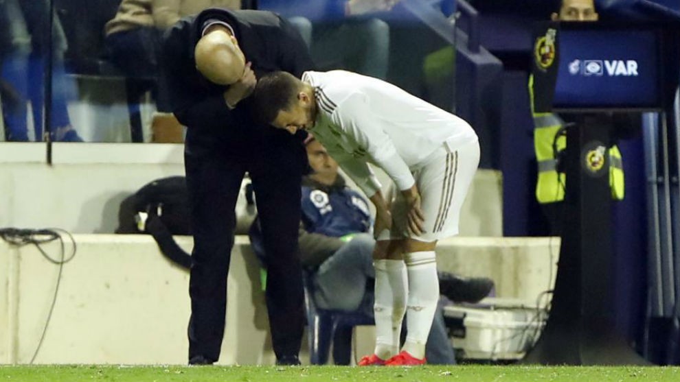 Hazard has stitches removed from his injured ankle - Bóng Đá