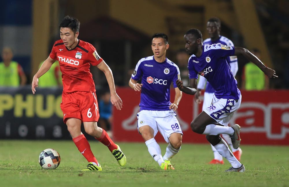 Chuyện bầu Đức, tấm băng rôn phản đối và sự đổi thay của HAGL - Bóng Đá